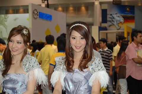 MotorExpo07_girl_6.jpg