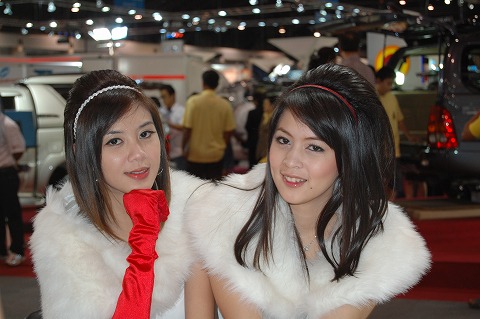 MotorExpo07_girl_5.jpg
